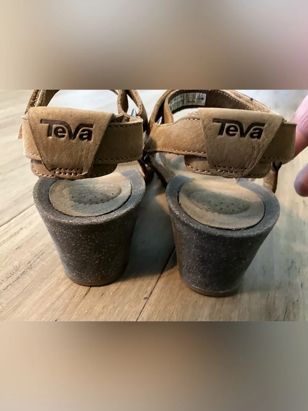 Teva leather wedge heel brown women’s sandals. Size 8